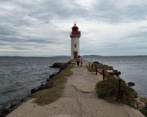 phare au bout du canal du midi à marseillan