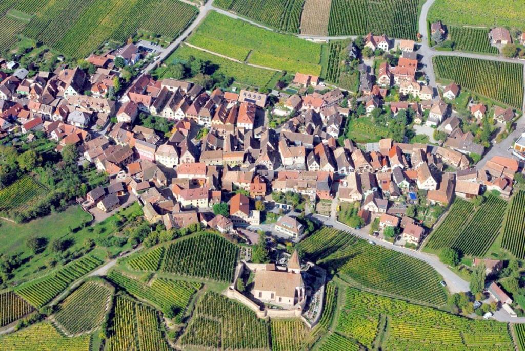Route des Vins d'Alsace (village Hunawihr) © French Moments