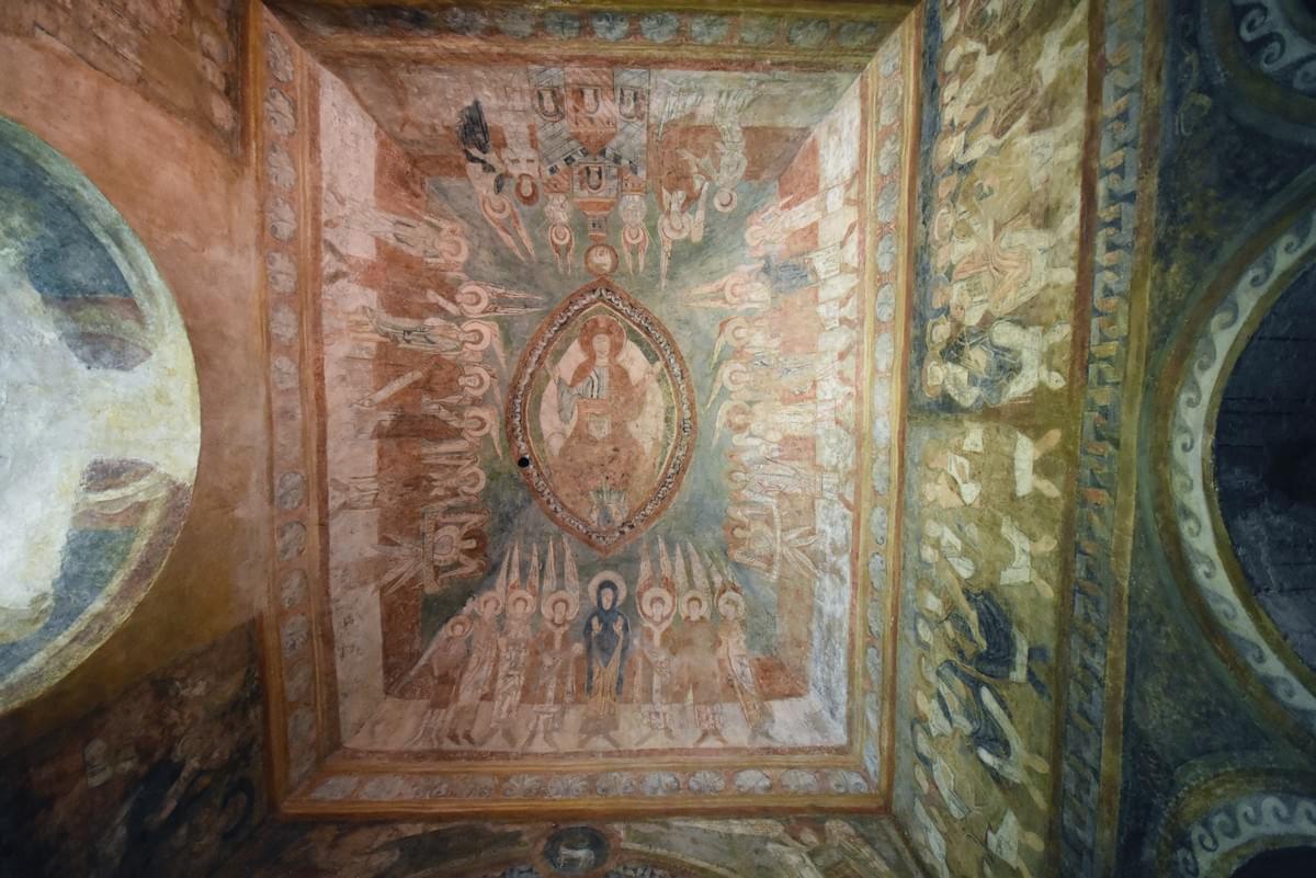 Fresques romanes de l'abbatiale de St Chef, Isère